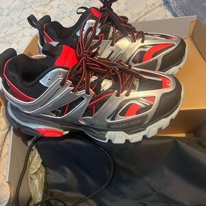 Only worn twice, but I’m willing to budget on price